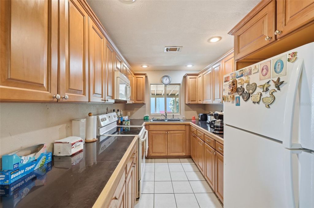 Image 8 of property listing at 2768 BELLE HAVEN DRIVE, Clearwater, FL 33763