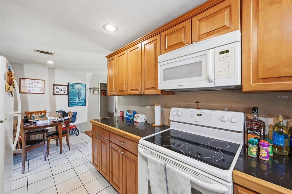 Image 9 of property listing at 2768 BELLE HAVEN DRIVE, Clearwater, FL 33763