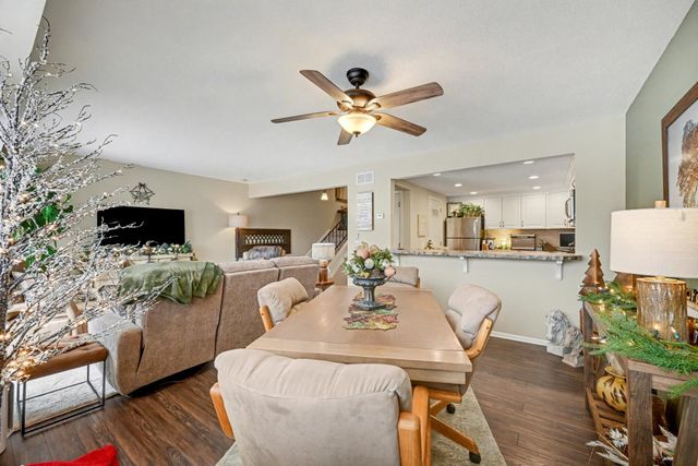 8940 Neill Lake Road 132, Eden Prairie, MN 55347