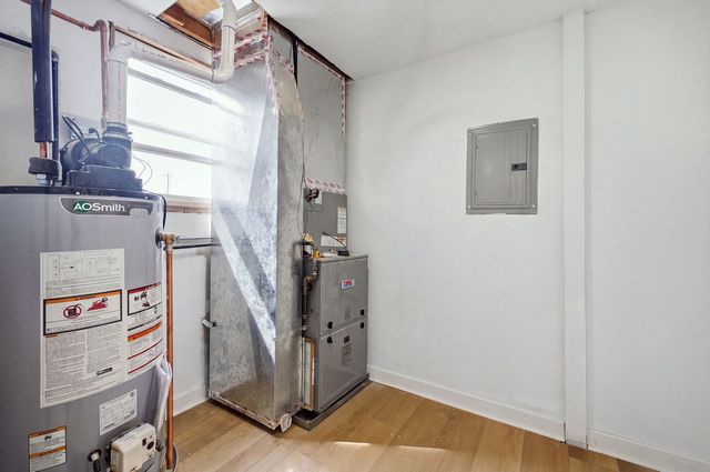 8612 S Burnham Avenue, Chicago, IL 60617