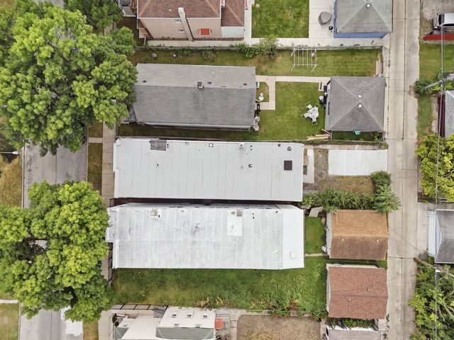 8612 S Burnham Avenue, Chicago, IL 60617
