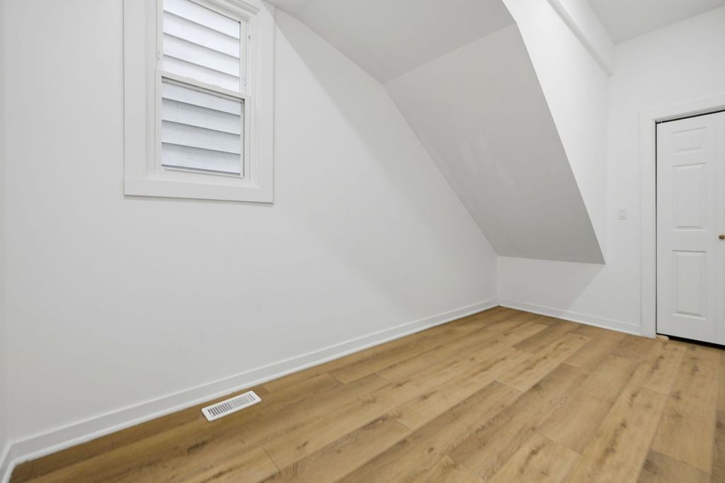 8612 S Burnham Avenue, Chicago, IL 60617 — photo 3
