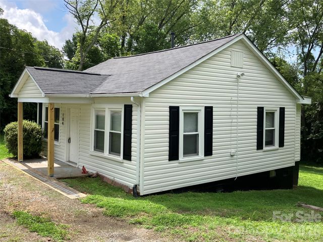 104 Countryside Drive SE, Lenoir, NC 28645