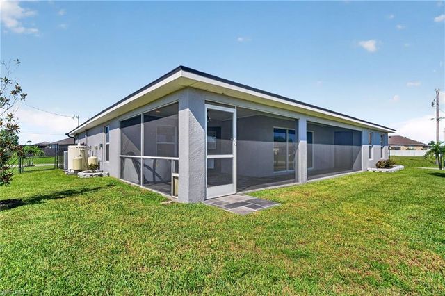 225 NW Douglas PKWY, Cape Coral, FL 33993
