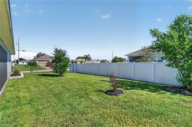 225 NW Douglas PKWY, Cape Coral, FL 33993