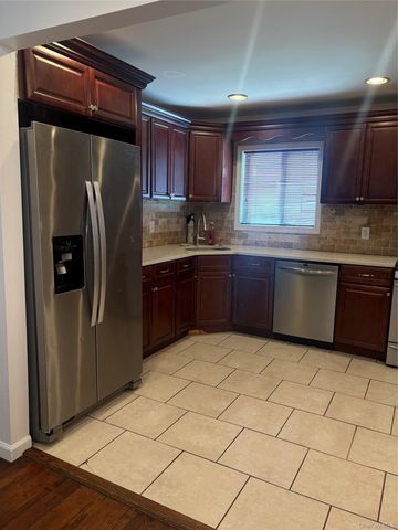 125 Washington Avenue, Amityville, NY 11701