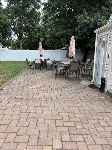 125 Washington Avenue, Amityville, NY 11701