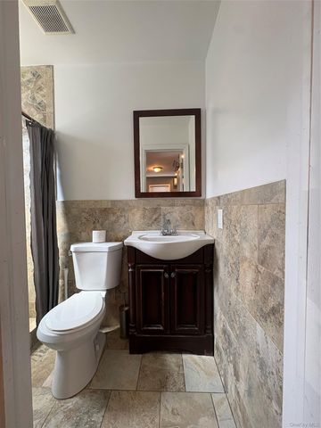 125 Washington Avenue, Amityville, NY 11701