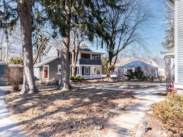 133 N Brainard Street, Naperville, IL 60540