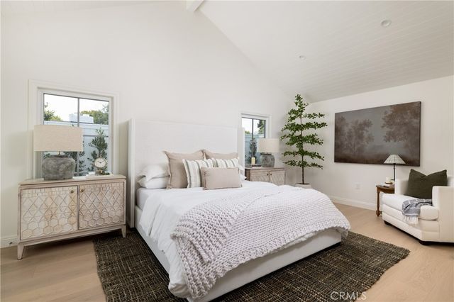 1112 Pembroke Lane, Newport Beach, CA 92660