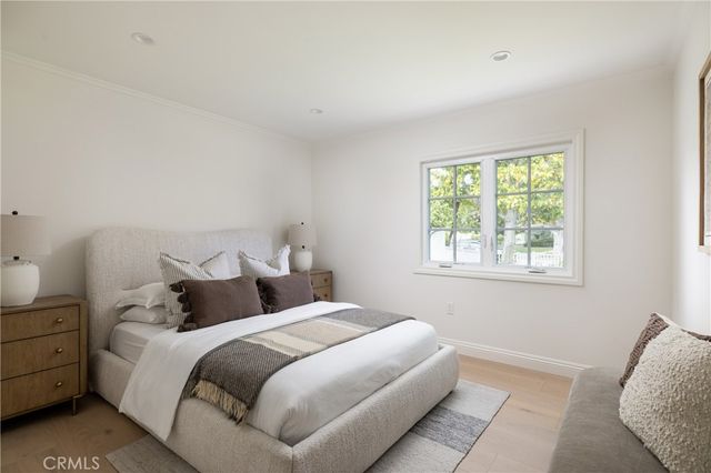 1112 Pembroke Lane, Newport Beach, CA 92660