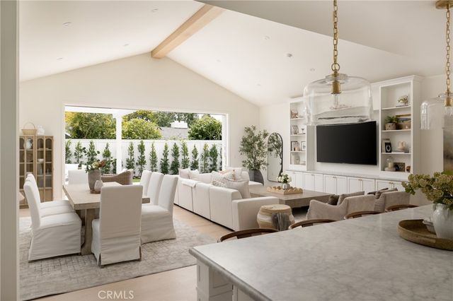 1112 Pembroke Lane, Newport Beach, CA 92660