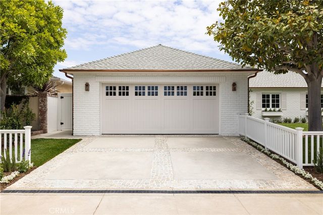 1112 Pembroke Lane, Newport Beach, CA 92660