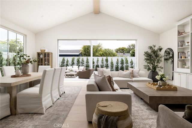 1112 Pembroke Lane, Newport Beach, CA 92660