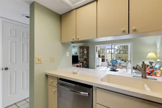 744 CADIZ ROAD 7, Venice, FL 34285