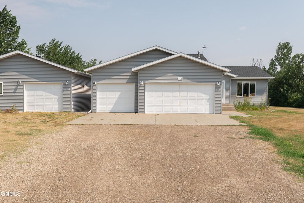 8431 Sage Drive, Bismarck, ND 58503 photo 3