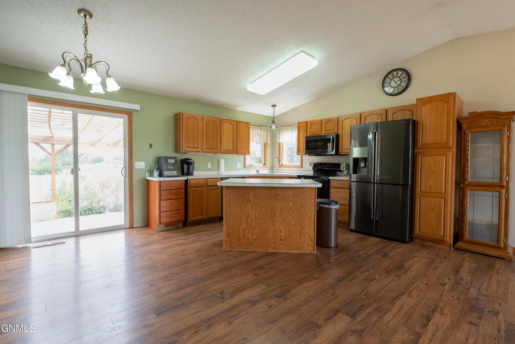 8431 Sage Drive, Bismarck, ND 58503 photo 4