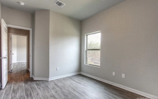 5423 Devils Gate Unit 2, Converse, TX 78109