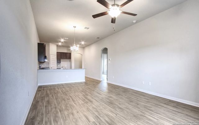 5423 Devils Gate Unit 2, Converse, TX 78109