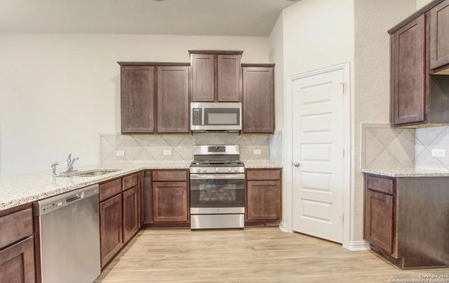 5423 Devils Gate Unit 2, Converse, TX 78109