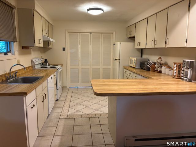 282 Cliffside Drive 282, Torrington, CT 06790