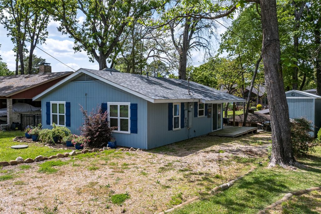 112 Greenwood Drive, Trinidad, TX 75163