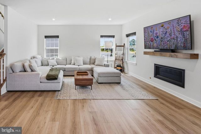 115 LANCASTER ST, Swedesboro, NJ 08085