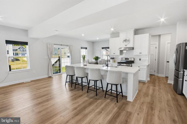 115 LANCASTER ST, Swedesboro, NJ 08085