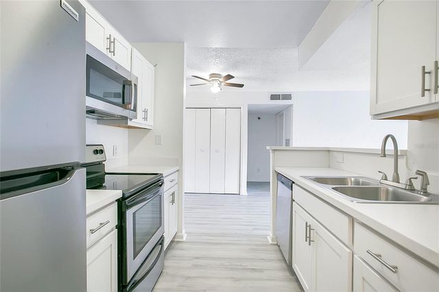 5540 DEVONBRIAR WAY 104, Orlando, FL 32822