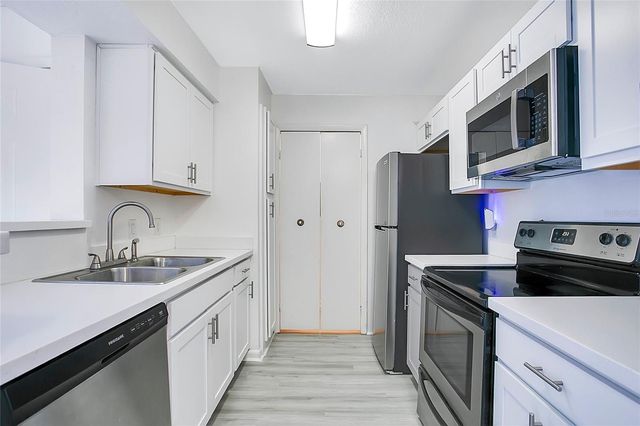 5540 DEVONBRIAR WAY 104, Orlando, FL 32822