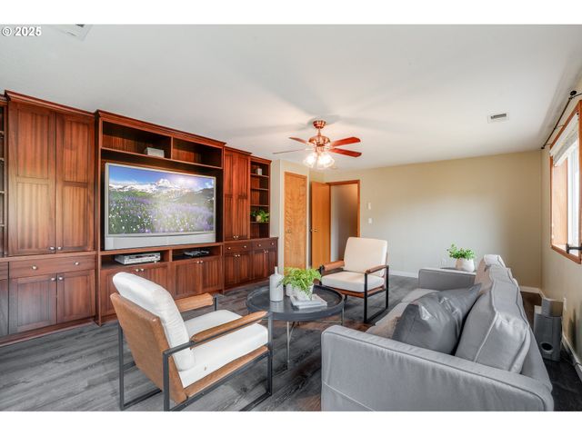 1224 ALYSSUM Ave, Forest Grove, OR 97116