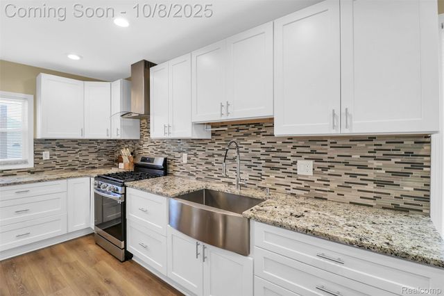 7656 Neckel Street, Dearborn, MI 48126