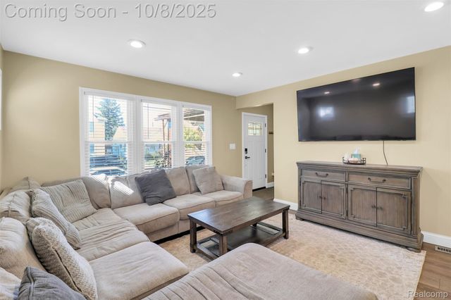 7656 Neckel Street, Dearborn, MI 48126