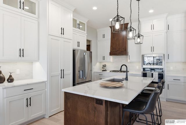 10211 S 191st Avenue, Omaha, NE 68136