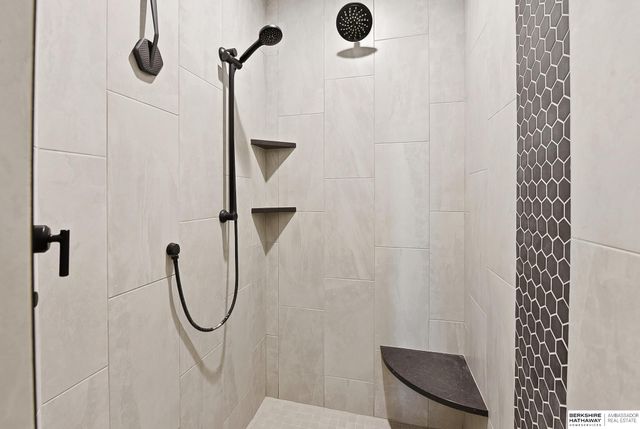 10211 S 191st Avenue, Omaha, NE 68136