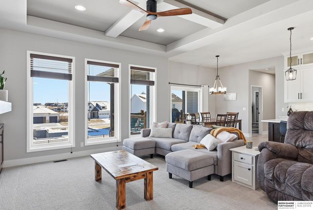 10211 S 191st Avenue, Omaha, NE 68136