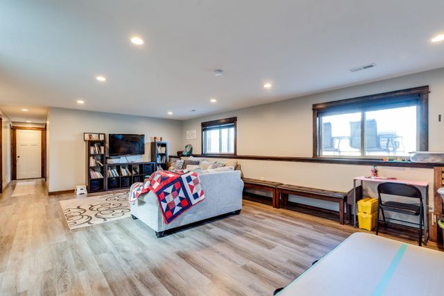 2004 E Teak Ct, Andover, KS 67002