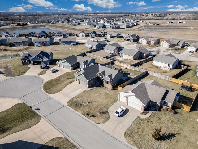 2004 E Teak Ct, Andover, KS 67002