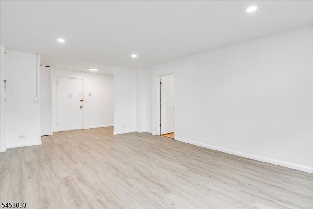 39 E 39Th St 2J, Paterson City, NJ 07514 — photo 5