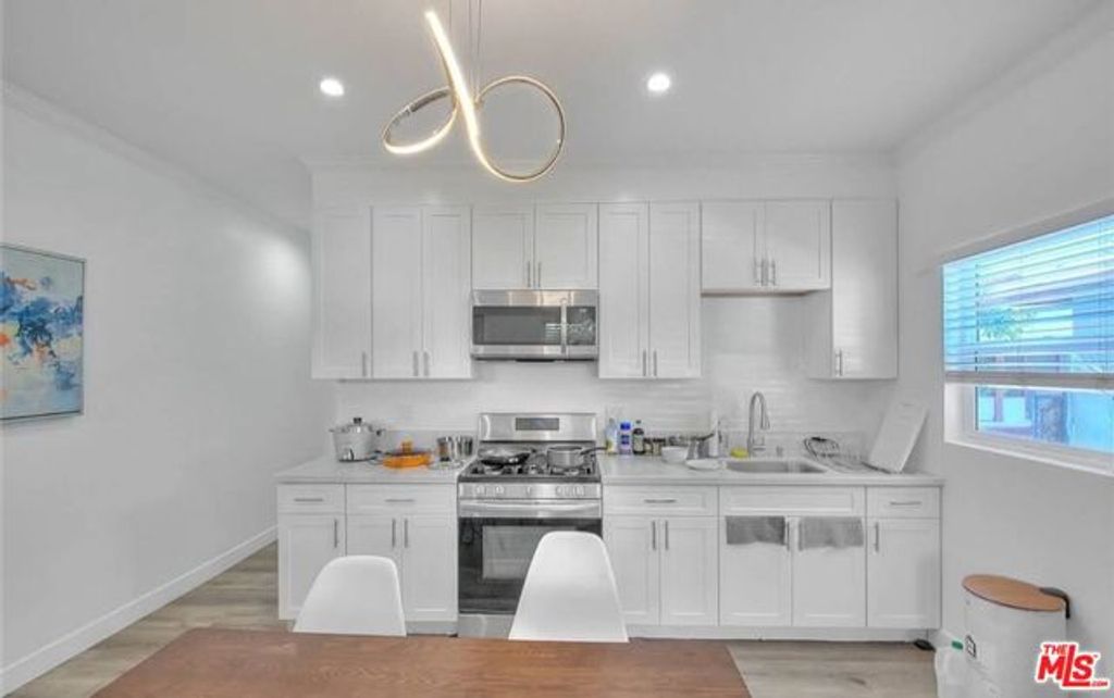 2927 S Catalina Street 2925, Los Angeles, CA 90007