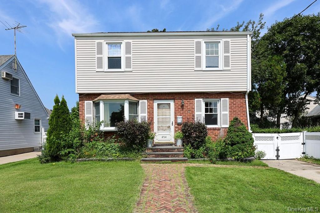 494 Sally Road, Mineola, NY 11501 — exterior