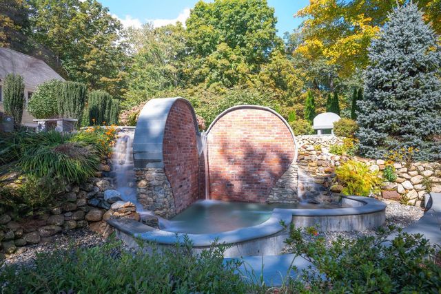 11 Cream Pot Hill Road, Hinsdale, NH 03451