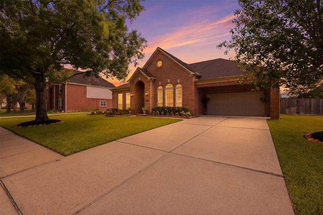 3103 Autumn Harvest Drive, Friendswood, TX 77546