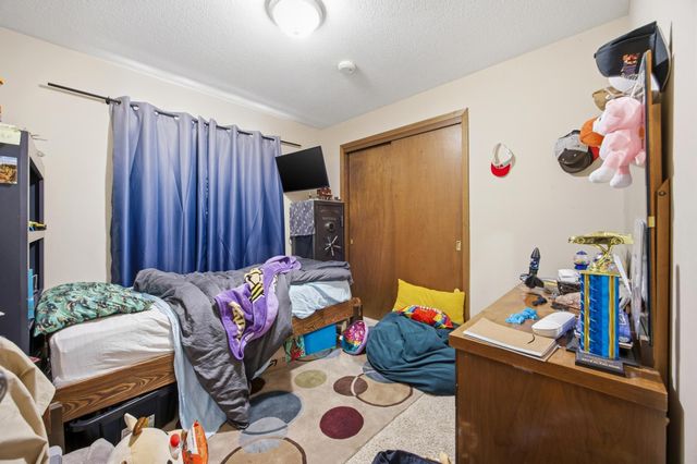 1405 16th Street S, Fargo, ND 58103