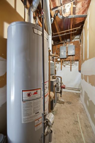 1405 16th Street S, Fargo, ND 58103