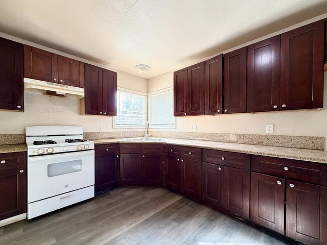 434 N Echo Avenue, Fresno, CA 93701