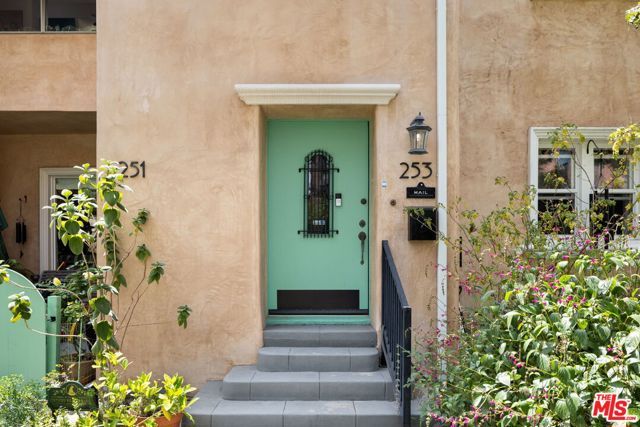 251 N Swall Drive, Beverly Hills, CA 90211