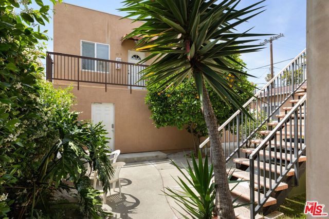 251 N Swall Drive, Beverly Hills, CA 90211
