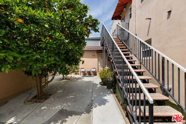 251 N Swall Drive, Beverly Hills, CA 90211