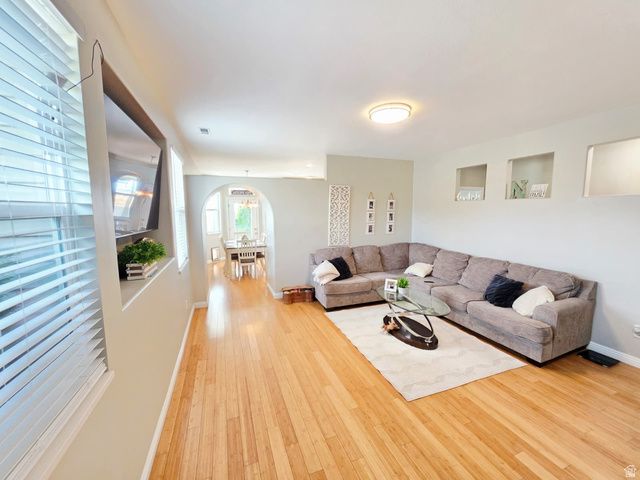 709 N SKIPTON, North Salt Lake, UT 84054